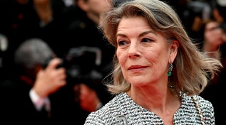 Carolina di Monaco: &egrave; suo l'hair look silver pi&ugrave; chic di sempre