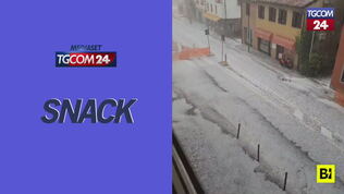 Nubifragio in Friuli, le strade diventano torrenti di acqua e grandine