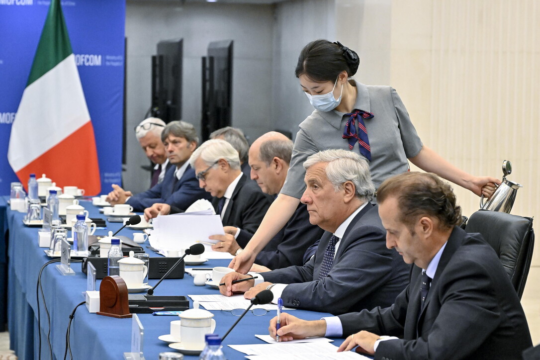 Tajani in Cina, bilaterale con il ministro degli Esteri Wang - foto 18