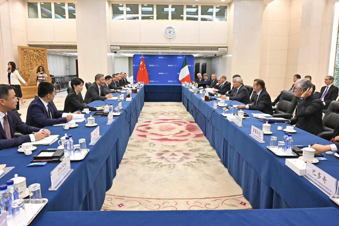 Tajani in Cina, bilaterale con il ministro degli Esteri Wang - foto 23
