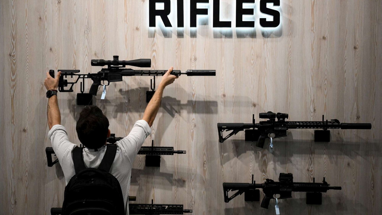 Fotogallery Aperta la fiera delle armi Fotogallery Aperta la fiera delle armi