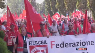 Cgil in piazza a Roma: "Non ci fermeremo per i diritti"