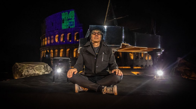 Giovanni Allevi è tornato alla musica con "Tomorrow", un brano inedito dedicato all'ambiente e a un futuro migliore - foto 1