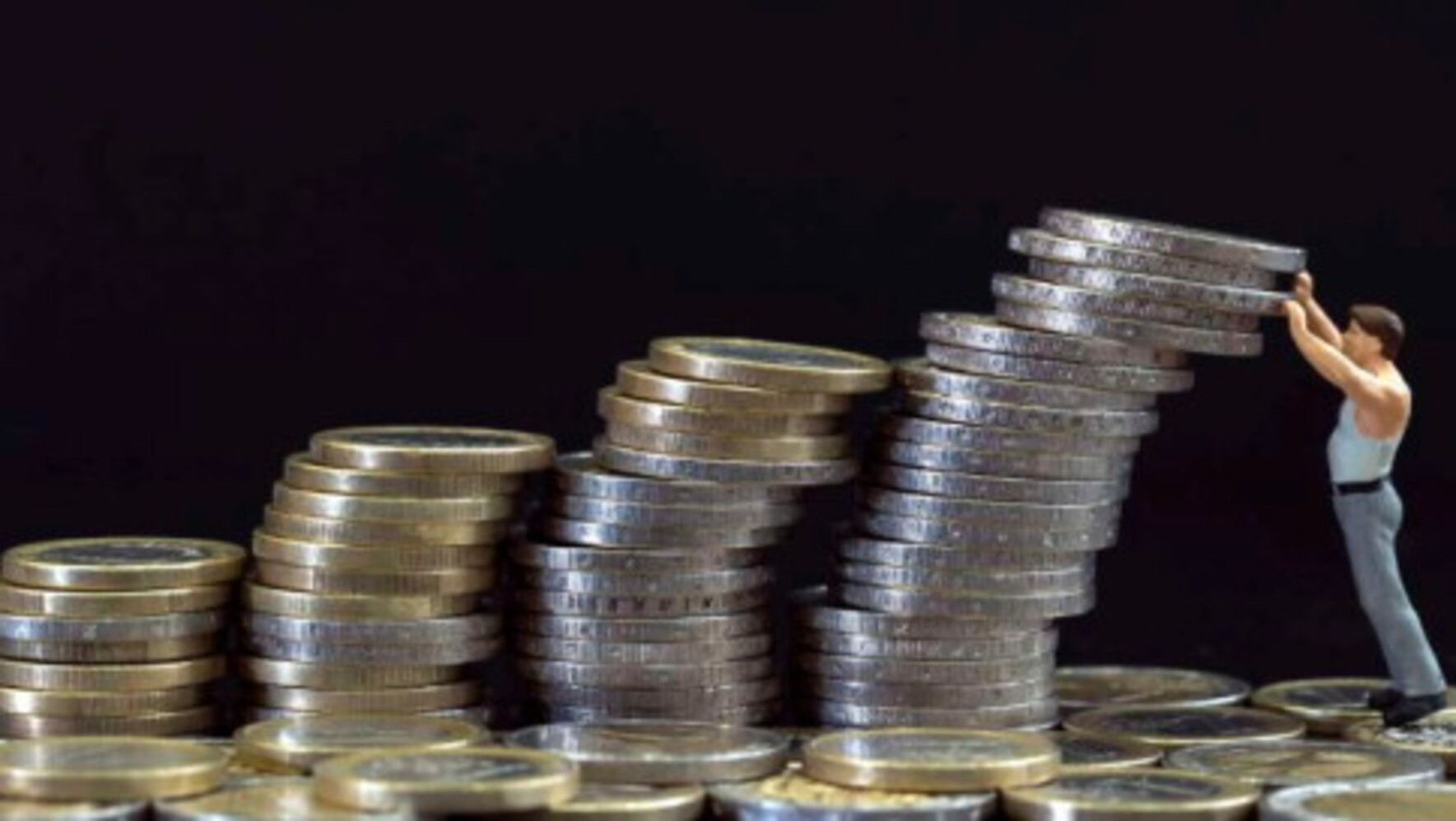 Sale la ricchezza finanziaria delle famiglie italiane, spinta da Btp e azioni