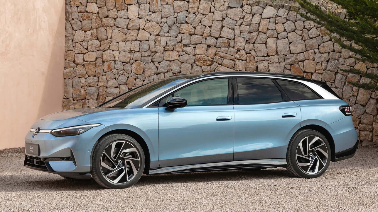 Volkswagen yeni ID.7 Tourer'ı tanıttı.