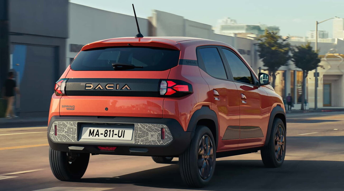 Yeni Dacia Spring: yeniden şekillendirmenin fotoğrafları