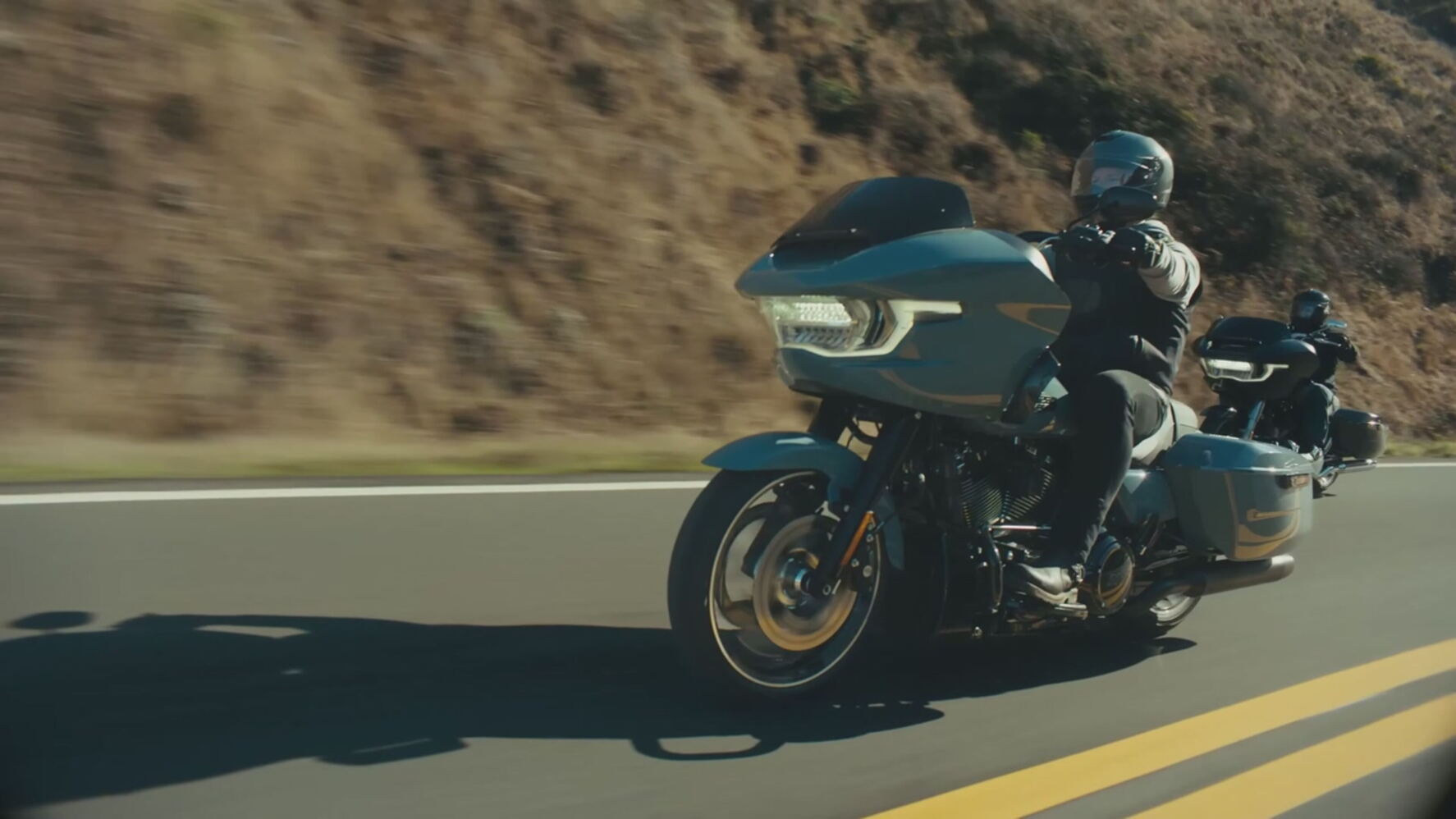 2024 Harley-Davidson Caddesi ve Road Glide