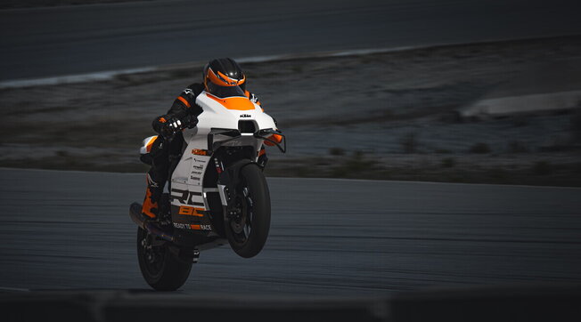 Yeni KTM RC 8C