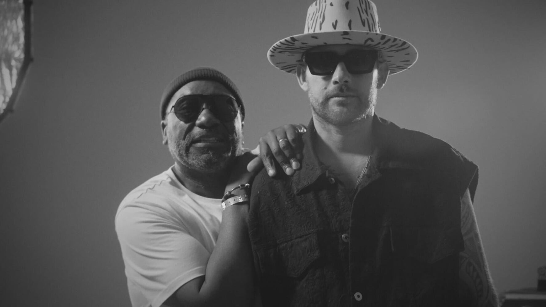 “A Million Miles”, Johnny Sax ve Steve Edwards'ın hazırladığı video