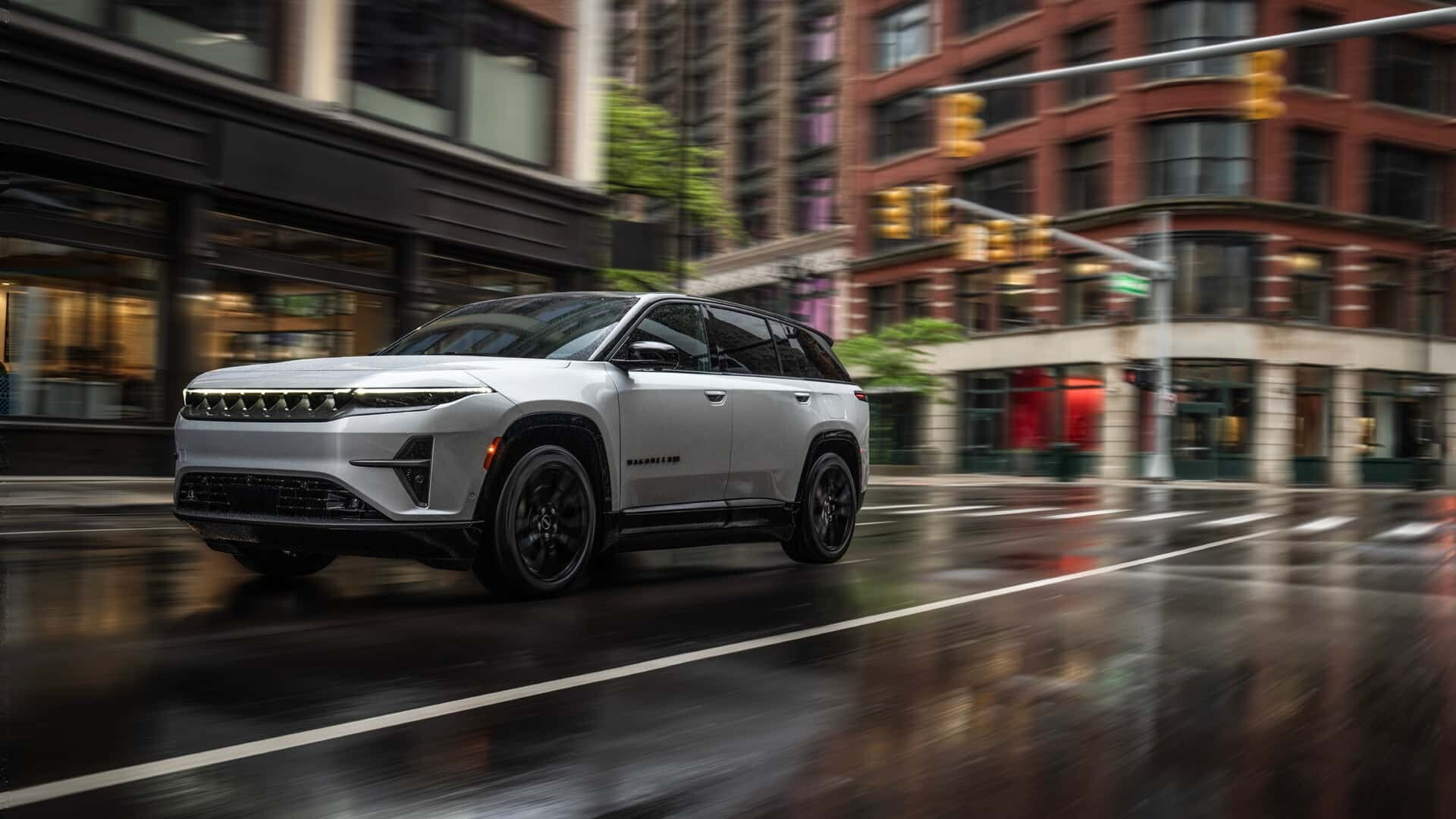 Jeep, yeni tam elektrikli Wagoneer S'yi tanıttı.