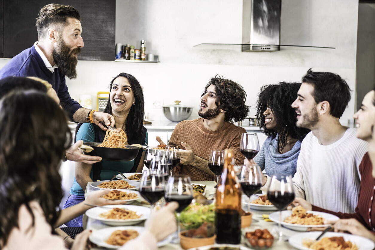 Birlikte yemek yemek, daha mutlu ve daha uzun yaşamanızı sağlar