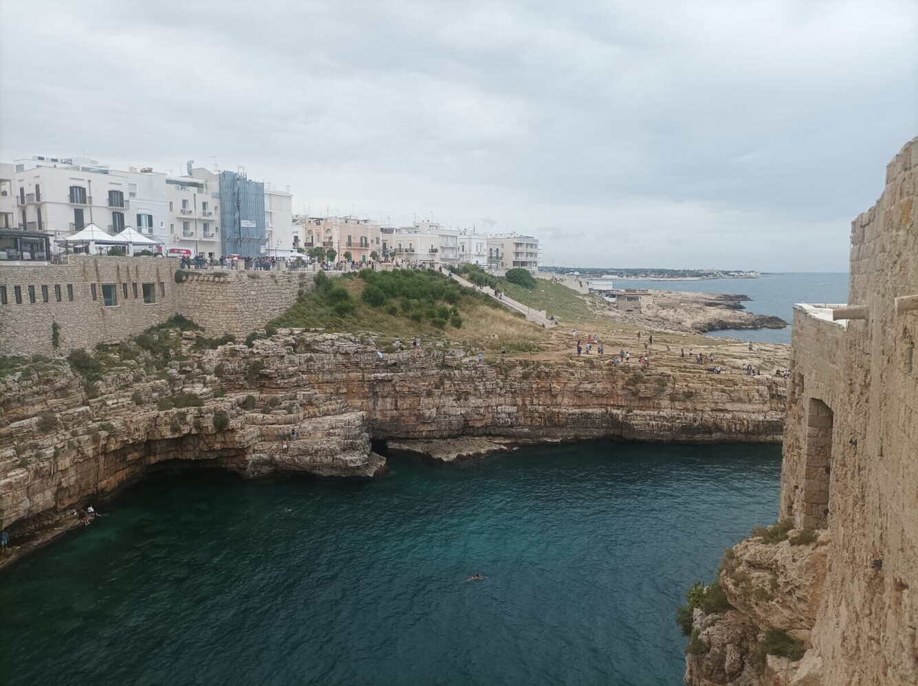 https://img-prod.tgcom24.mediaset.it/images/2024/06/05/083831740-10c32335-edf5-4d93-856d-ccd4195106b1.jpeg