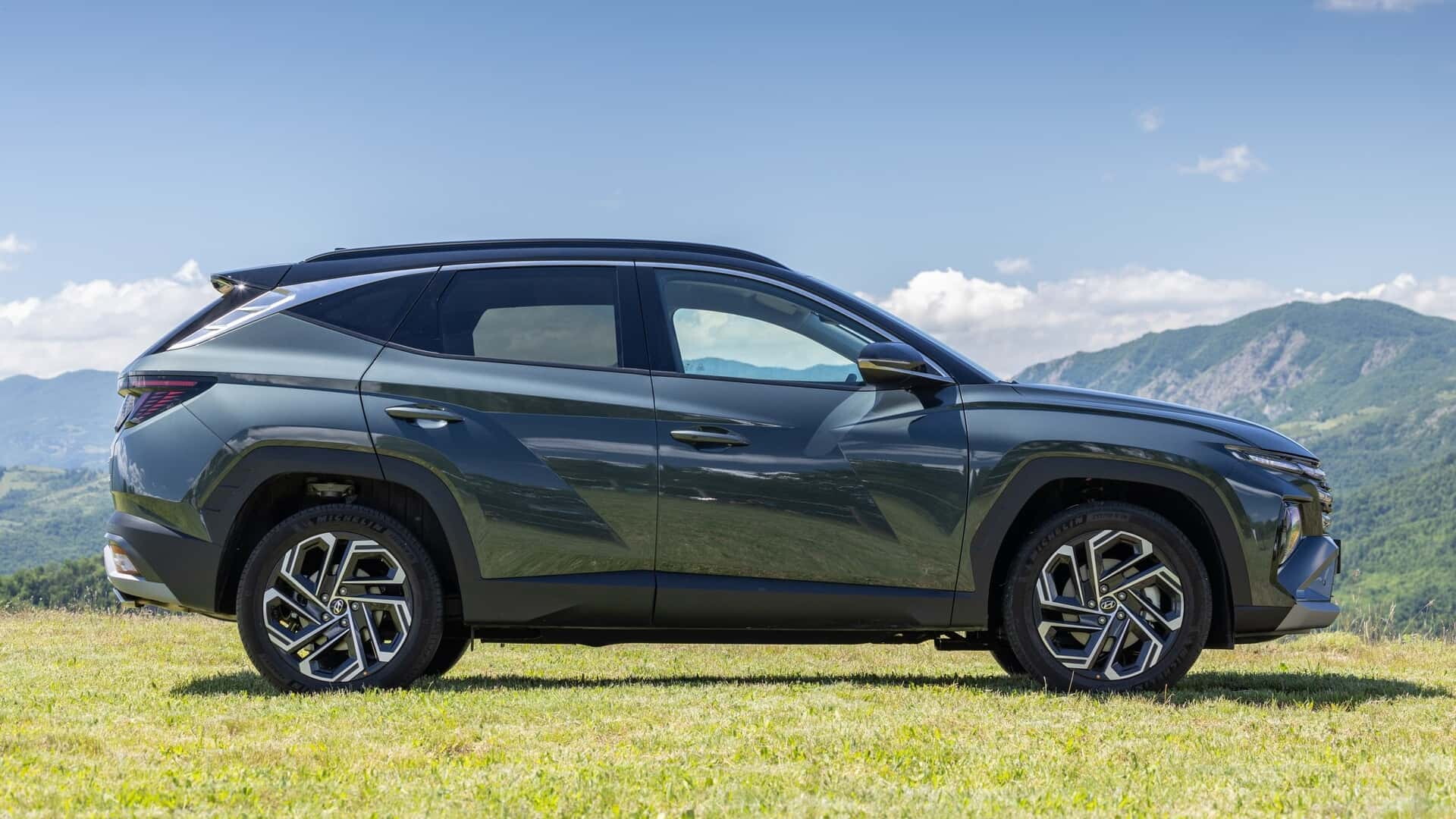 Hyundai Tucson 2024'ü yeniden şekillendiriyor: testimiz.