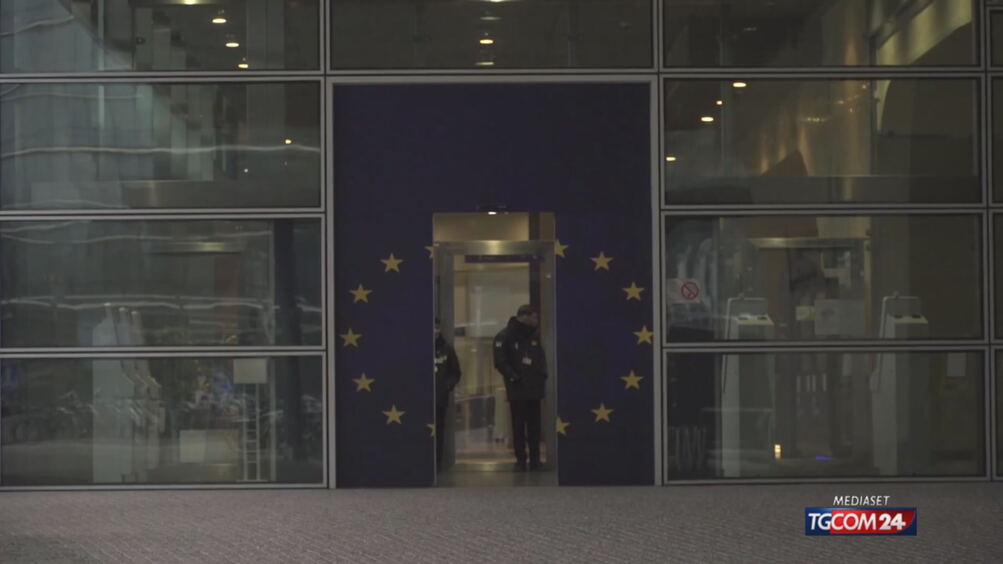 Fondi ambientali Ue, bufera sull’olandese Timmermans: “Soldi alle lobby green”