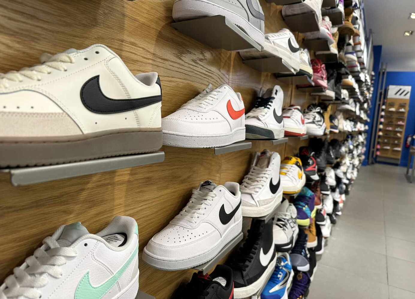 Nike rallenta il passo, ricavi in calo del 9%