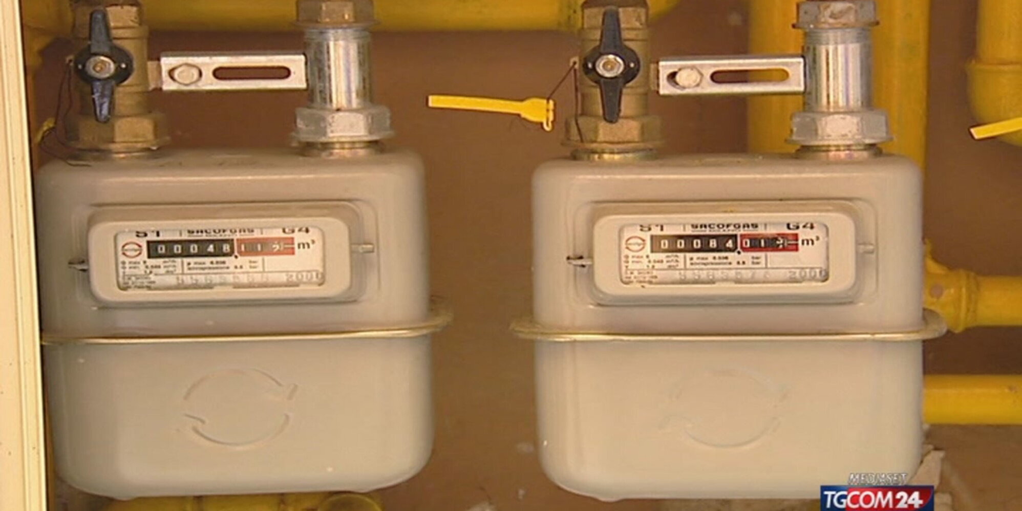 Energia, bolletta della luce meno cara per i clienti in maggior tutela: -2,4%