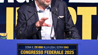 Congresso della Lega a Firenze, Salvini intervista Musk