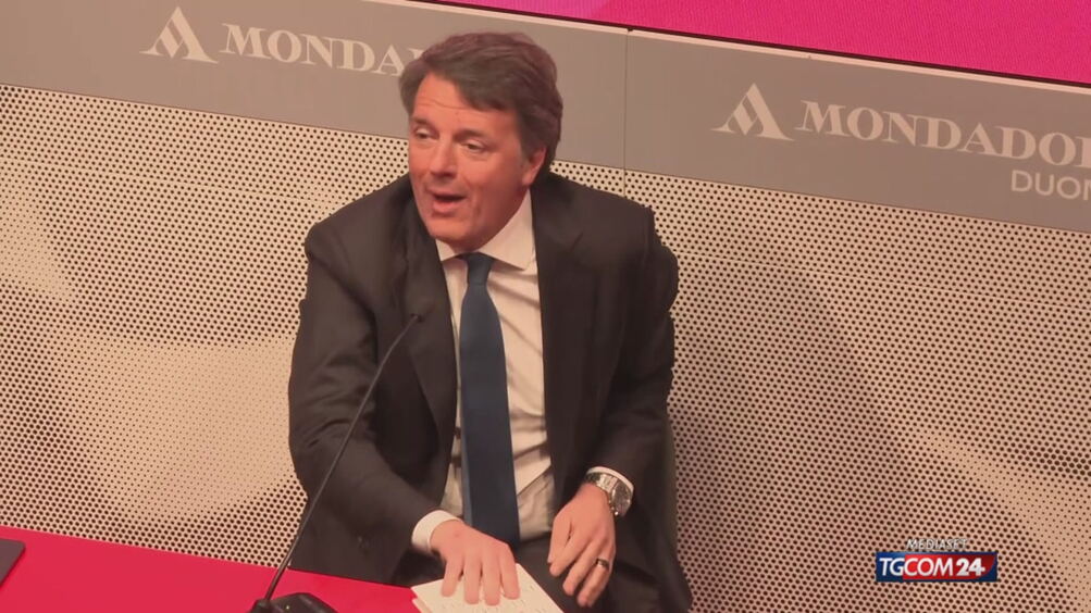 Renzi e Feltri, la strana coppia: presentano i loro libri tra siparietti e battute
