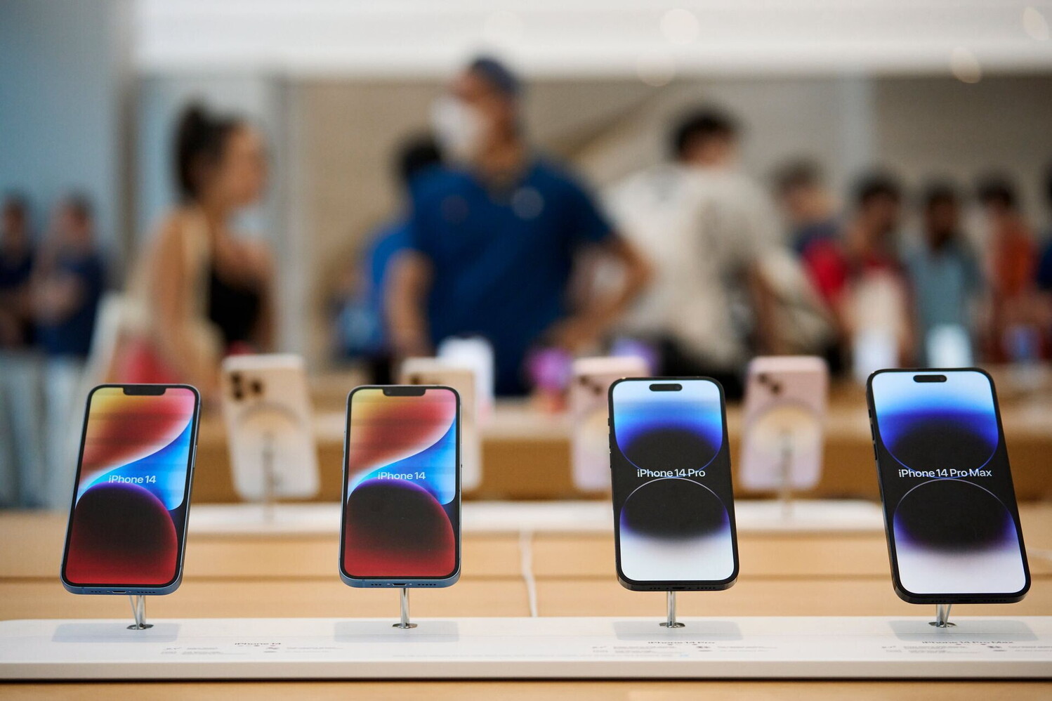 Apple sposta produzione iPhone in India ma i dazi peseranno per 900 milioni di dollari