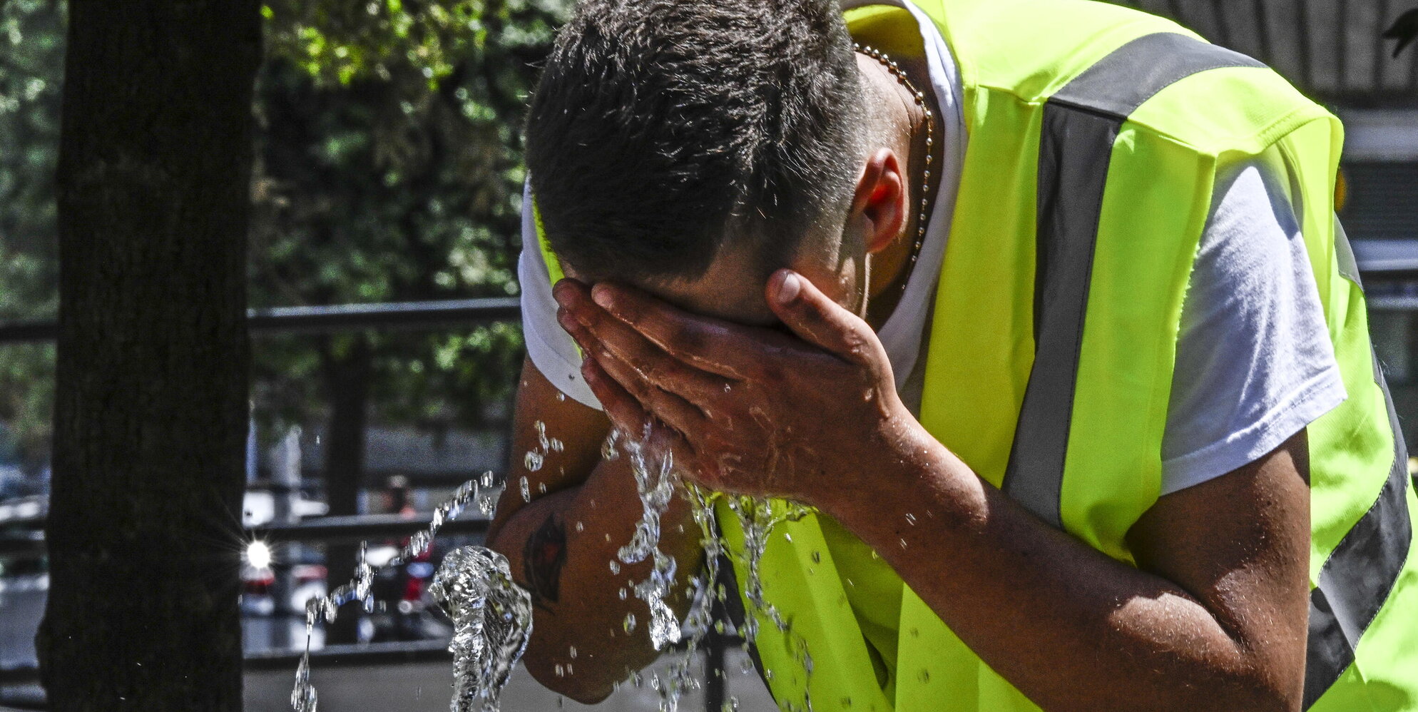 Caldo, firmato il protocollo per i lavoratori | Il ministro Calderone: "Guarda anche ai rider"