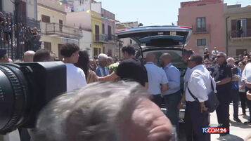 https://img-prod.tgcom24.mediaset.it/images/2025/08/08/133608200-8eacfc48-e6f8-45e5-beb2-b5594128a054.jpg