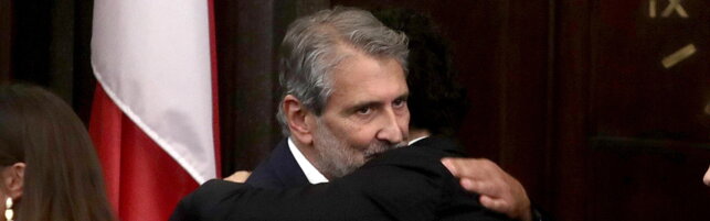 https://img-prod.tgcom24.mediaset.it/images/2025/08/14/162300615-16971a4c-ee52-46c2-8da0-41e14389f419.jpg