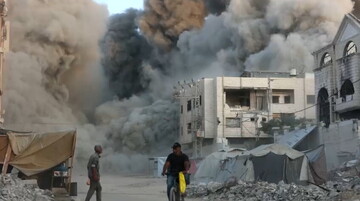 Gaza, Israele intensifica i bombardamenti sugli edifici residenziali