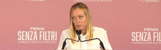 Meloni ai giovani di FdI: "Le minacce si moltiplicano ma non abbiamo paura"