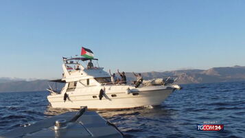 Flotilla, la Farnesina agli italiani a bordo: "Sconsigliato proseguire"