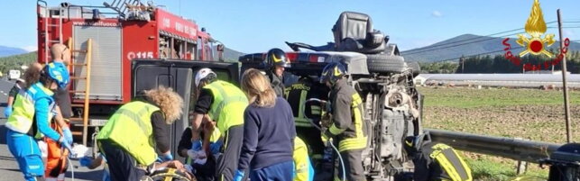 Incidente tra furgone e pulmino sull'Aurelia a Grosseto, tre morti