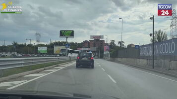 https://img-prod.tgcom24.mediaset.it/images/2025/10/07/122903066-b0f0d454-415d-4179-8738-2293362cfe2e.jpg