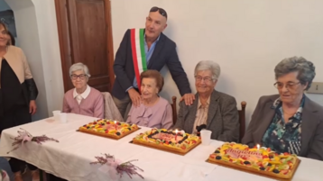 https://img-prod.tgcom24.mediaset.it/images/2025/10/11/190611609-8f855e15-3864-4429-ae4b-20db8e2931db.png