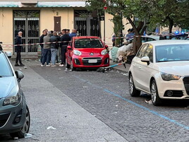 Omicidio a Palermo, ucciso con un colpo di pistola alla fronte mentre cerca di fermare un pestaggio