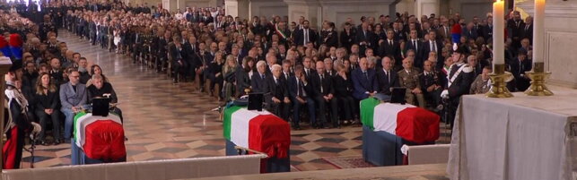 Folla a Padova ai funerali dei tre carabinieri uccisi dall'esplosione nel Veronese