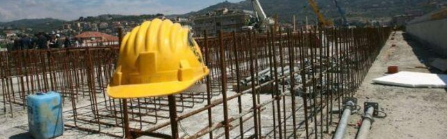 Mugnano (Napoli), precipita dal tetto di un capannone: muore operaio