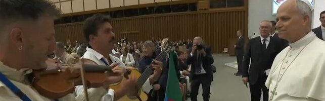Il Papa ai Rom: "Voi scartati da un modello di società ingiusto"