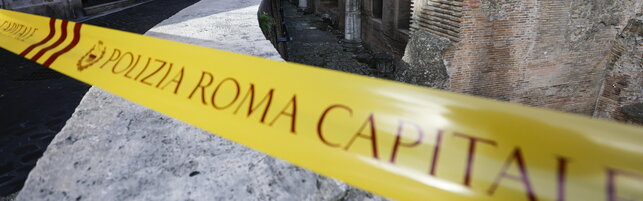 Roma, cade dal muro del Pantheon: muore turista giapponese
