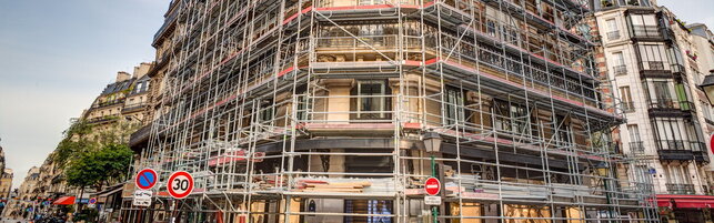 Milano, ladri entrano in casa dall'impalcatura di un cantiere pubblico: il Comune dovrà risarcire