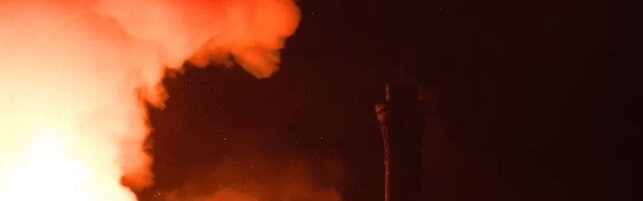 Catania, vasto incendio al polo fieristico Le Ciminiere