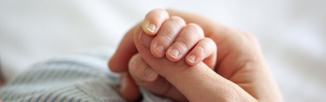 Pomigliano d'Arco (Napoli), bimbo ferito di striscio da un colpo arma da fuoco