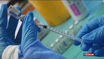 Vaccini, aumenta la diffidenza: quasi un adulto su due è scettico