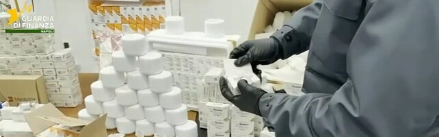 Napoli, maxi sequestro di farmaci per i centri estetici non autorizzati