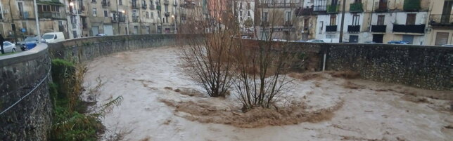 Maltempo, esondati due fiumi nel Cosentino: alcune famiglie isolate