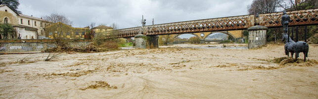Cassano All’Ionio, esonda il fiume Crati: il sindaco invita all'evacuazione 500 persone