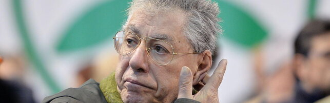 Morto Umberto Bossi, al funerale di Pontida non è previsto il cerimoniale: ecco come è stato organizzato