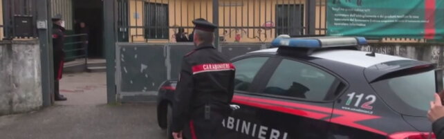 Napoli, 14enne accoltellato alla gamba: denunciati due minorenni