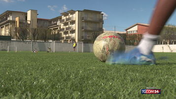 Si finge il padre di un bimbo di otto anni e cerca di rapirlo, arrestato