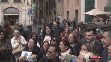 A Roma il flash mob di solidarietà nei confronti della famiglia nel bosco