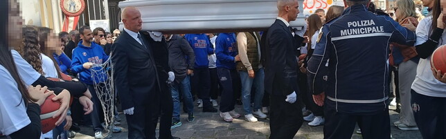 Maddaloni si è fermata per l'ultimo saluto a Sofia Di Vico