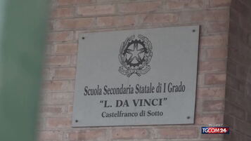 Pisa, studentessa ferita a scuola a colpi di forbici